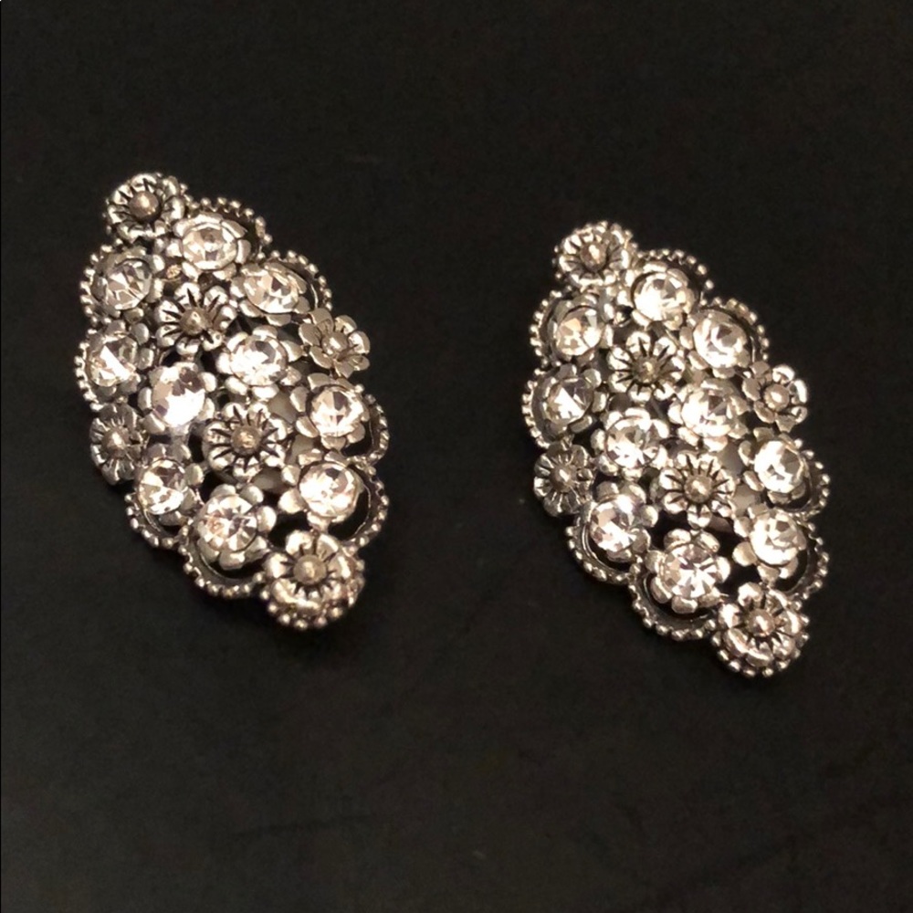 VINTAGE RHINESTONE & SILVER DETAILED CLIP ON - Picture 2 of 6